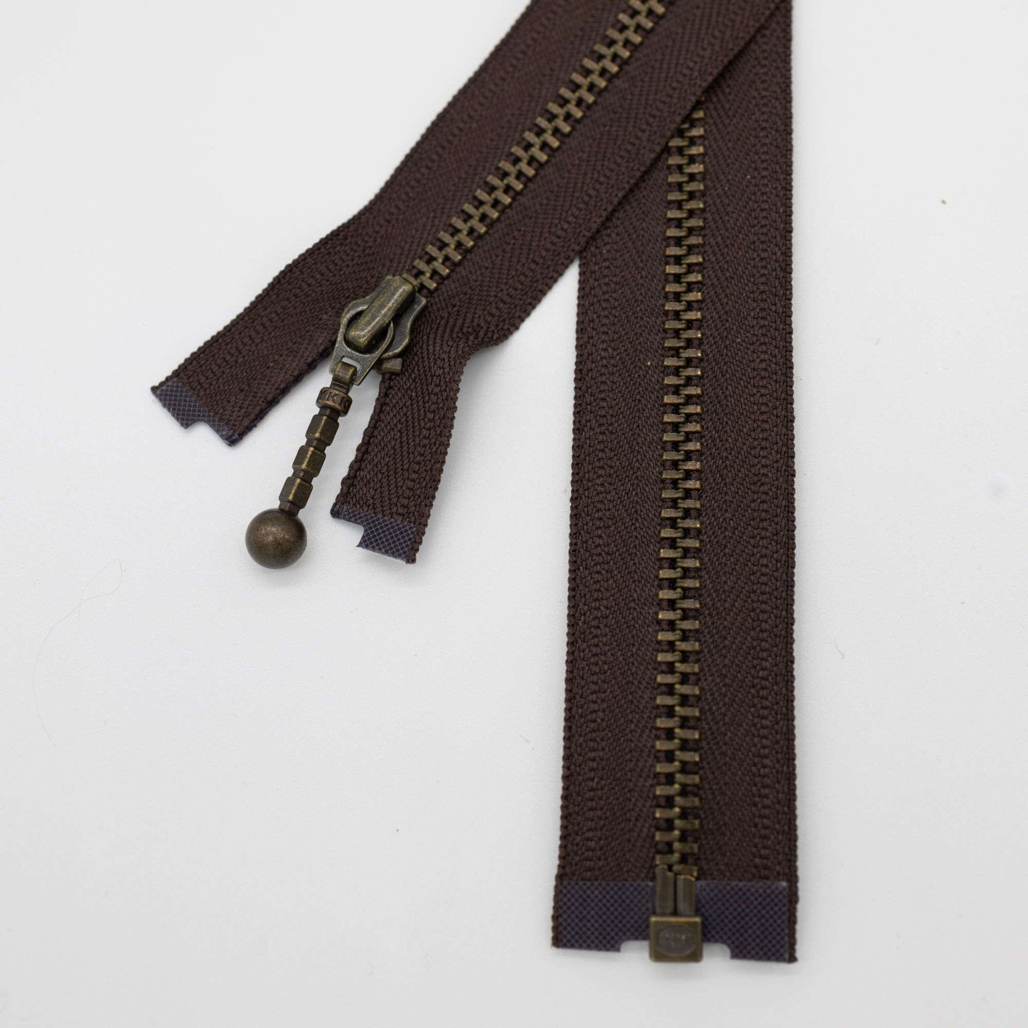 Closed-end zipper 25 cm