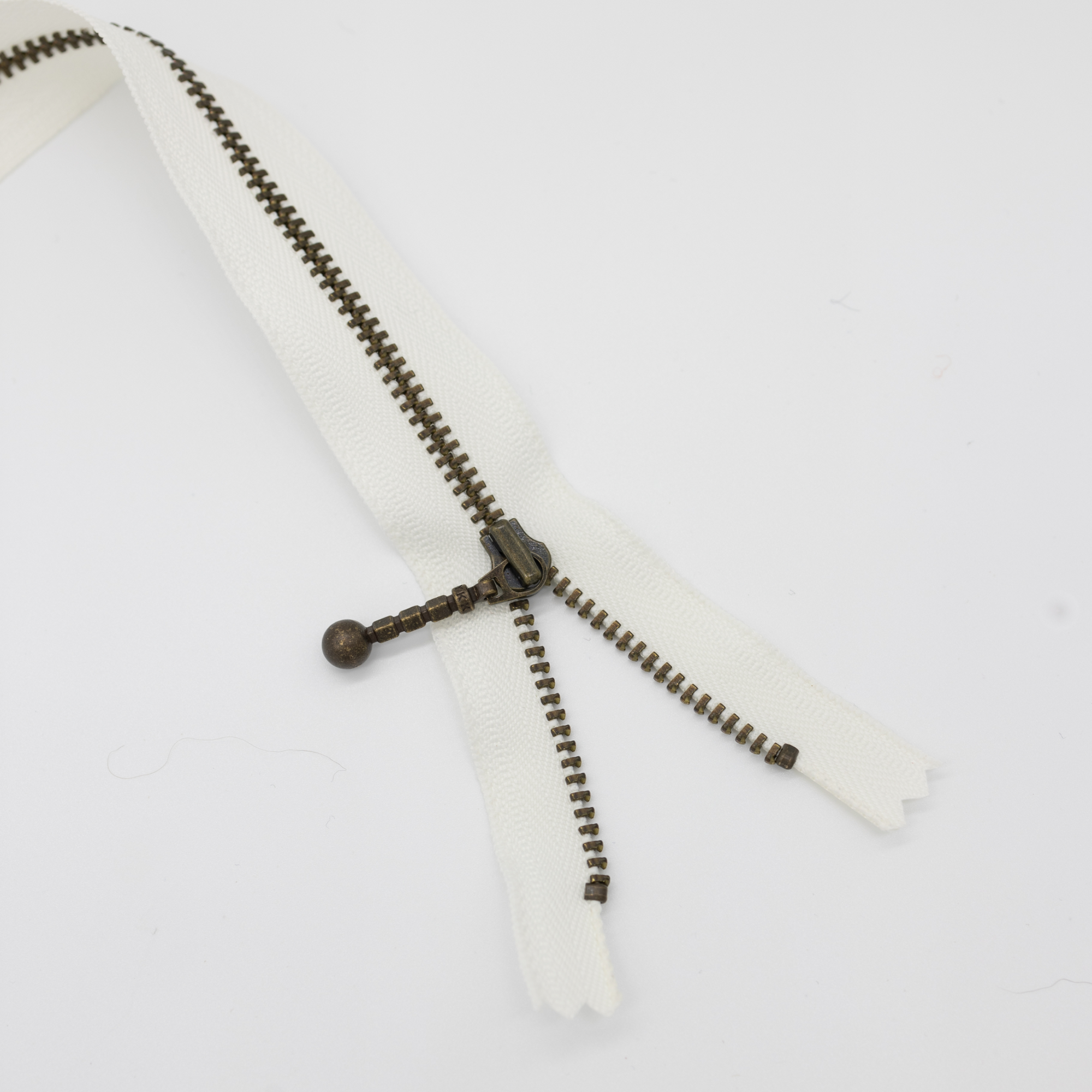 Closed-end zipper 30 cm