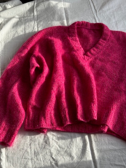 Base Sweater V-Neck