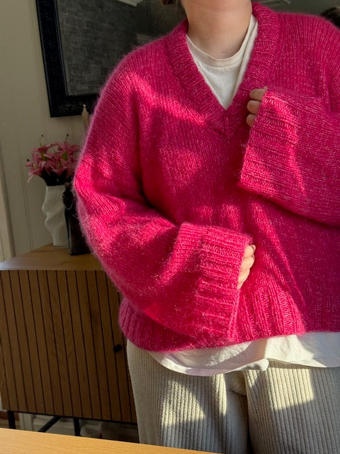 Base Sweater V-Neck