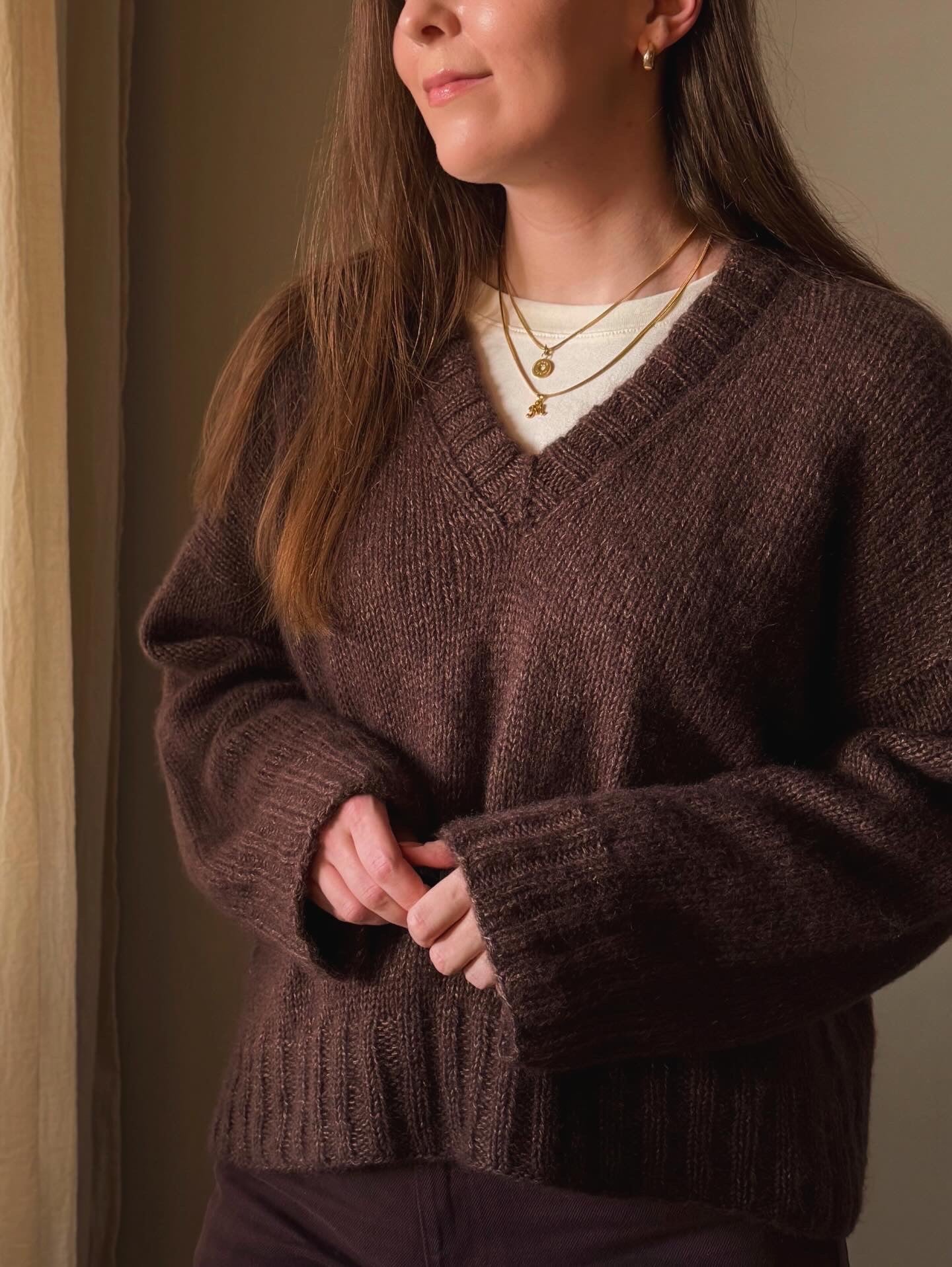Base Sweater V-Neck